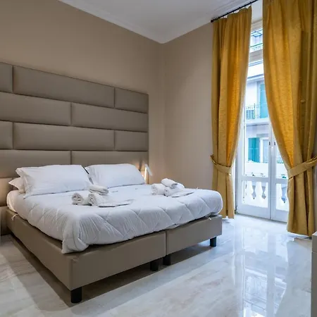 Correnti Boutique Gold