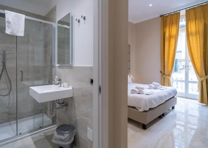 Готель Correnti Boutique Gold