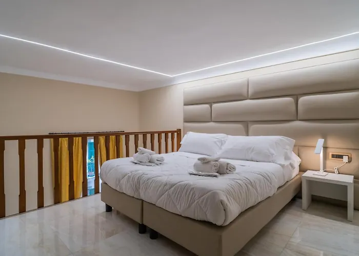 Готель Correnti Boutique Gold