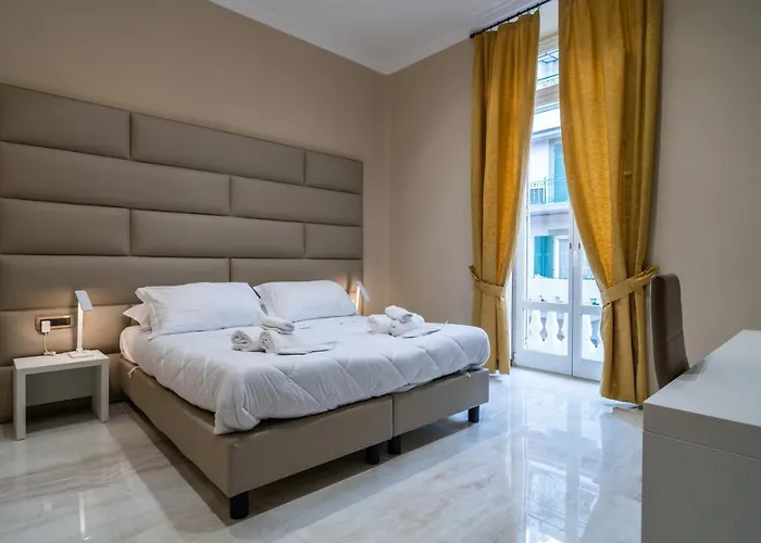 Correnti Boutique Gold