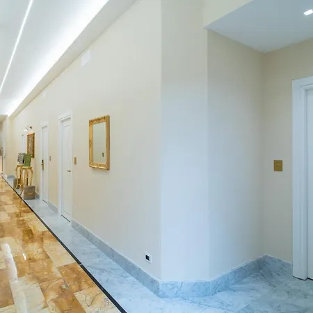 Correnti Boutique Gold Σαν Ρέμο