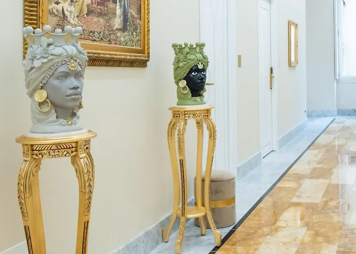 Correnti Boutique Gold